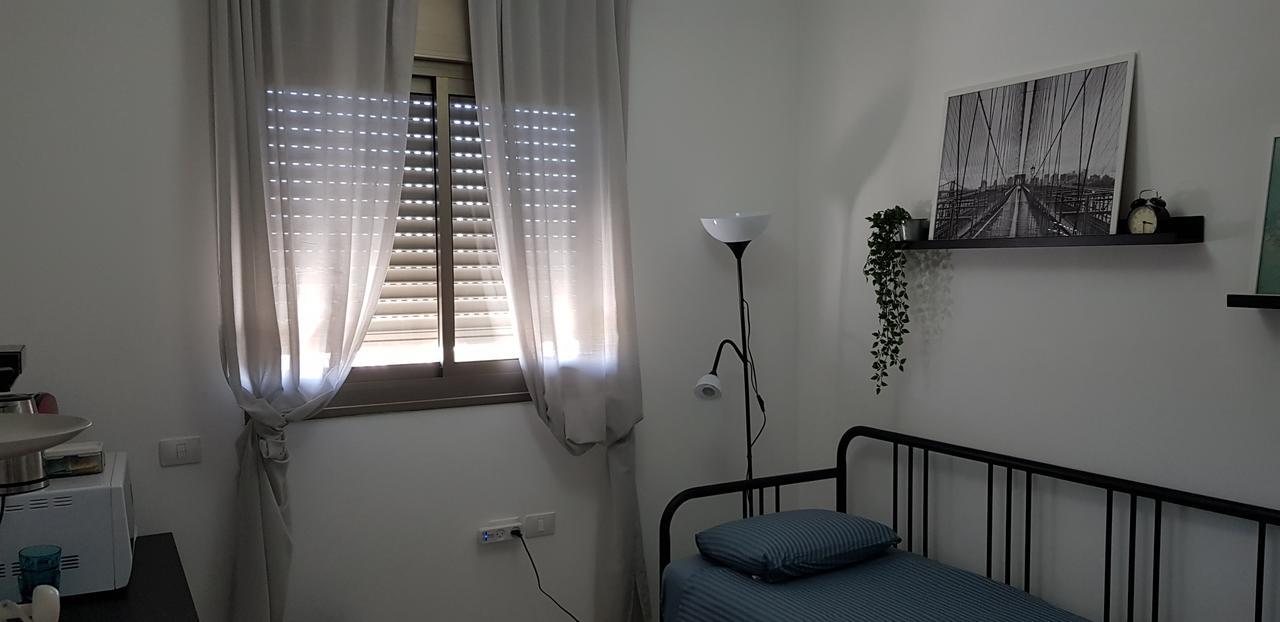 Private Bed/Bathroom In Netanya Exterior photo
