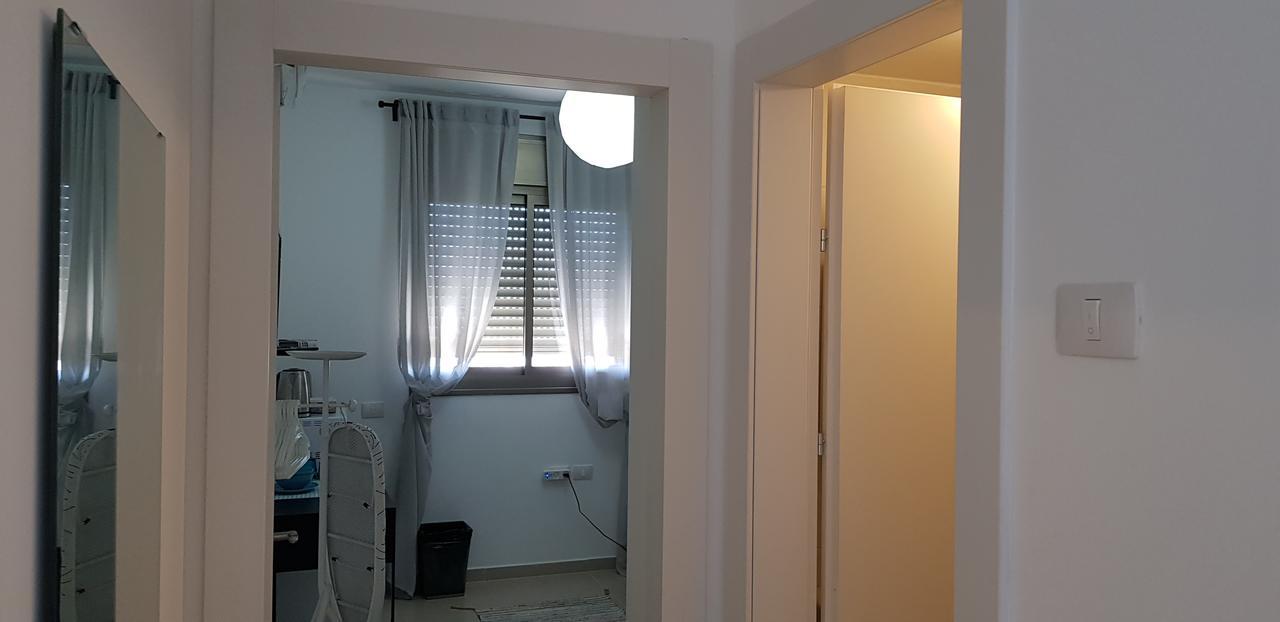 Private Bed/Bathroom In Netanya Exterior photo