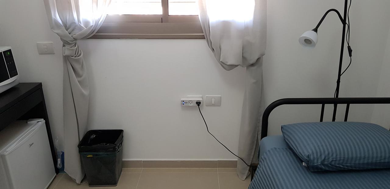 Private Bed/Bathroom In Netanya Exterior photo