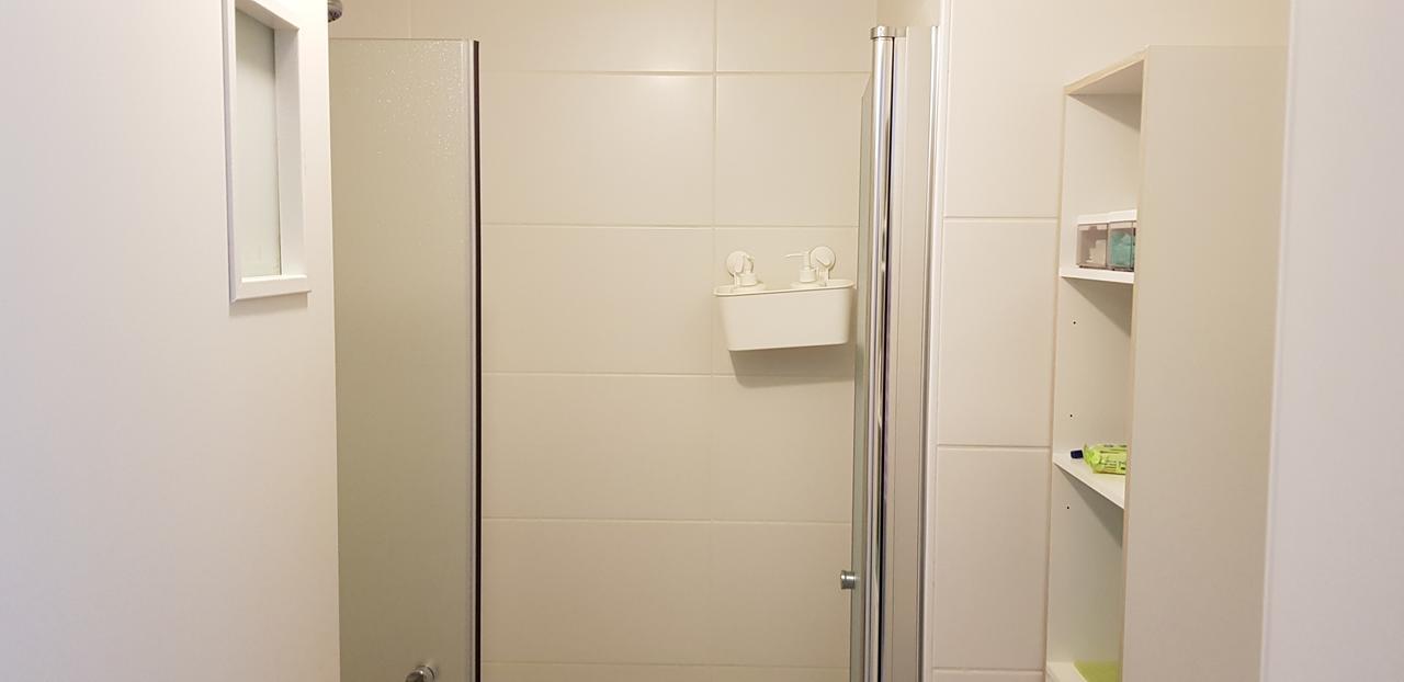 Private Bed/Bathroom In Netanya Exterior photo